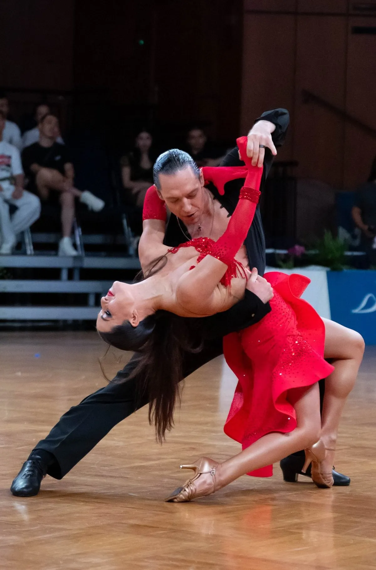 Cursuri de dans pentru adulți la Marka Dance Studio din Bragadiru