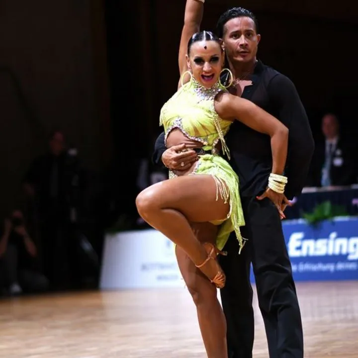Cursuri Foxtrot la Marka Dance Studio